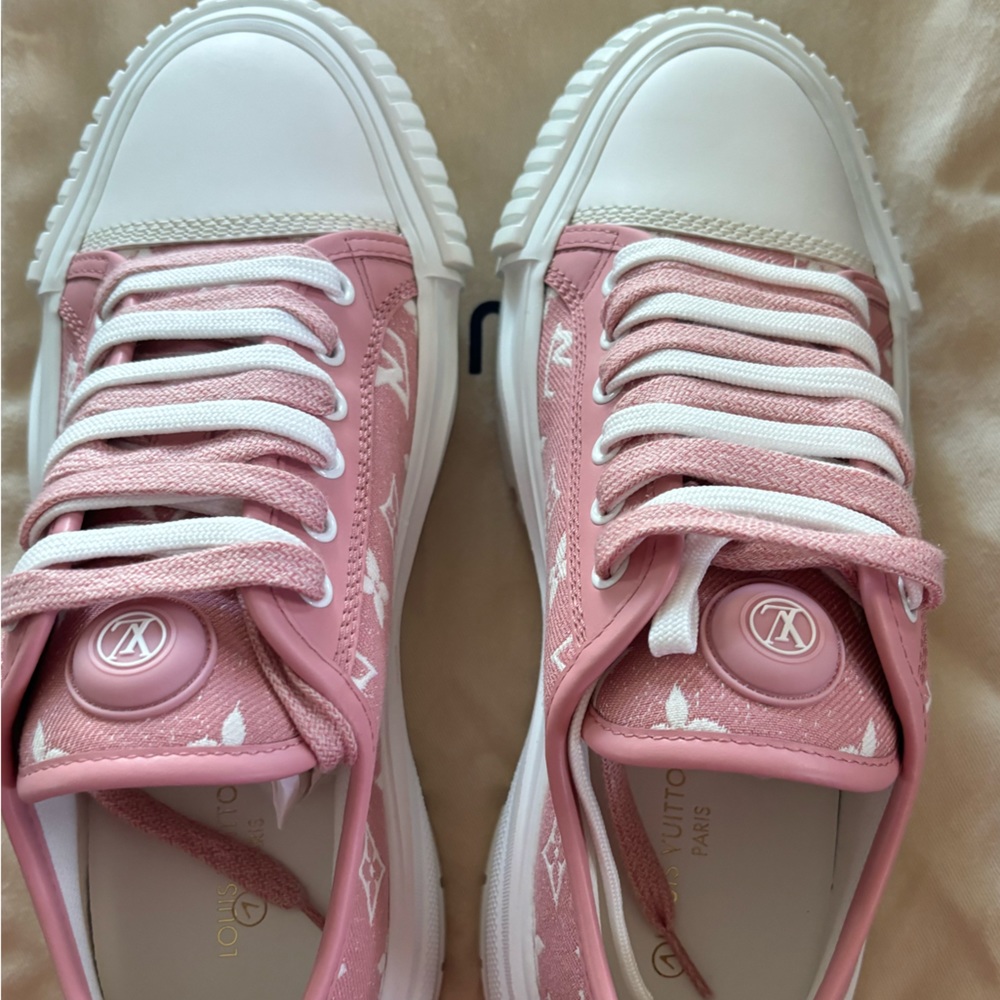 Louis Vuitton Squad Sneaker